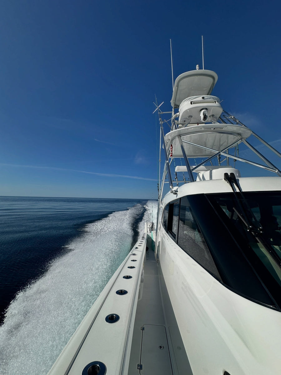 Running offshore from the bow of the Last Mango